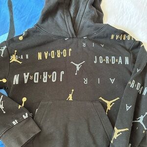 Girls Jordan sweater szM